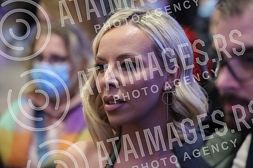 The jubilee ceremony of the 50th Festa was held in Kombank Hall.Ceremonija svecanog otvaranja jubilanog, 50. Festa  odrzan je u Kombank dvorani.