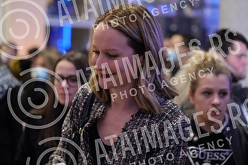 The jubilee ceremony of the 50th Festa was held in Kombank Hall.Ceremonija svecanog otvaranja jubilanog, 50. Festa  odrzan je u Kombank dvorani.