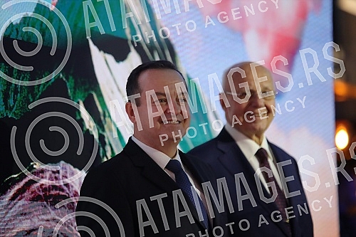 The jubilee ceremony of the 50th Festa was held in Kombank Hall.Ceremonija svecanog otvaranja jubilanog, 50. Festa  odrzan je u Kombank dvorani.