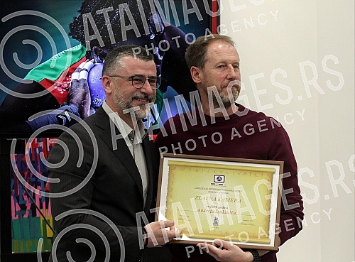 The annual awards ceremony of the Association of Sports Journalists of Serbia was held at the Gallery of the Radio Television of Serbia.Dodela godisnjih priznanja Udruzenja sportskih novinara Srbije odrzana je u Galeriji Radio televizije Srbije.