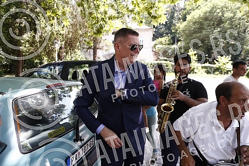 Football players Nemanja Brankovic and Andjela Manitasevic got married in the Church of the Holy Apostles Peter and Paul, in Topcider.Fudbaler Nemanja Brankovic i Andjela Manitasevic vencali su se u Hramu Svetih Apostola Petra i Pavla, u Topcideru 