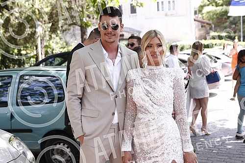 Football players Nemanja Brankovic and Andjela Manitasevic got married in the Church of the Holy Apostles Peter and Paul, in Topcider.Fudbaler Nemanja Brankovic i Andjela Manitasevic vencali su se u Hramu Svetih Apostola Petra i Pavla, u Topcideru 