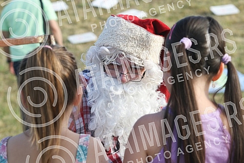 EcoKultArt festival KRNJART, organized by the New Optimism Movement, UG Bela caplja 1165, UG Komsija - Krnjaca, National Ecological Association (NEA) and Civic Initiatives, was held on the Danube embankment in the Belgrade neighborhood of Krnjaca.E