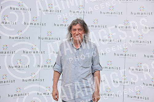 The humanitarian foundation Humanist organized the event, which aims to raise funds for the treatment of a boy named Jakov Kovacic, who suffers from bronchopulmonary dysplasia, and who is one of the children within the Be Human Foundation.Humanitar