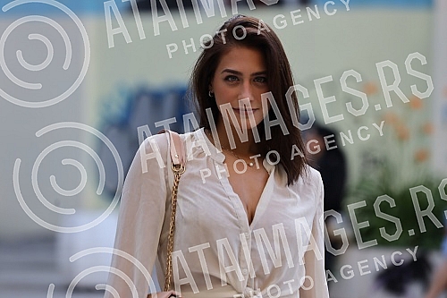 The humanitarian foundation Humanist organized the event, which aims to raise funds for the treatment of a boy named Jakov Kovacic, who suffers from bronchopulmonary dysplasia, and who is one of the children within the Be Human Foundation.Humanitar