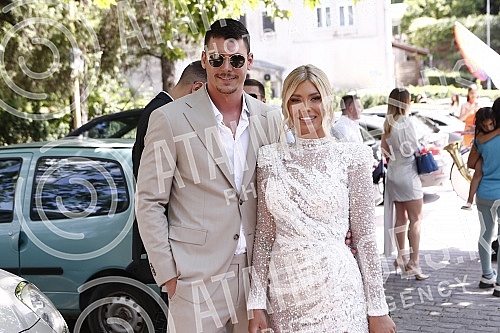 Football players Nemanja Brankovic and Andjela Manitasevic got married in the Church of the Holy Apostles Peter and Paul, in Topcider.Fudbaler Nemanja Brankovic i Andjela Manitasevic vencali su se u Hramu Svetih Apostola Petra i Pavla, u Topcideru 