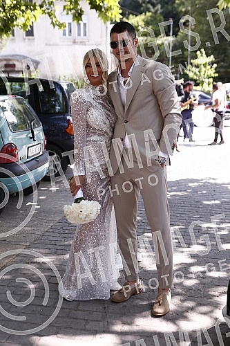 Football players Nemanja Brankovic and Andjela Manitasevic got married in the Church of the Holy Apostles Peter and Paul, in Topcider.Fudbaler Nemanja Brankovic i Andjela Manitasevic vencali su se u Hramu Svetih Apostola Petra i Pavla, u Topcideru 