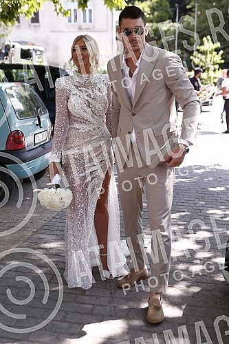 Football players Nemanja Brankovic and Andjela Manitasevic got married in the Church of the Holy Apostles Peter and Paul, in Topcider.Fudbaler Nemanja Brankovic i Andjela Manitasevic vencali su se u Hramu Svetih Apostola Petra i Pavla, u Topcideru 