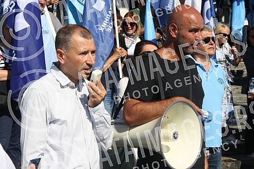 The public session of the Federation of Independent Trade Unions of Serbia and the United Branch Trade Unions Independence, where the content of the minimum consumer basket and the exact amount of food that can be bought from the minimum wage was pre