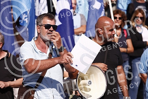 The public session of the Federation of Independent Trade Unions of Serbia and the United Branch Trade Unions Independence, where the content of the minimum consumer basket and the exact amount of food that can be bought from the minimum wage was pre