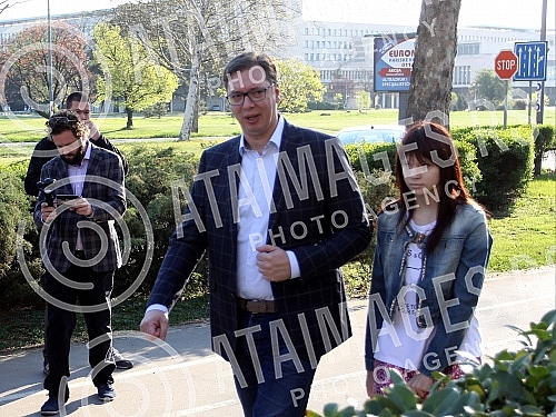 The first round of voting in the elections for the President of the Republic of Serbia.Prvi krug glasanja na izborima za predsednika Republike Srbije.
