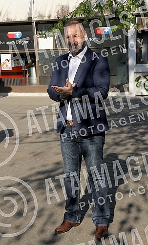 The first round of voting in the elections for the President of the Republic of Serbia.Prvi krug glasanja na izborima za predsednika Republike Srbije.