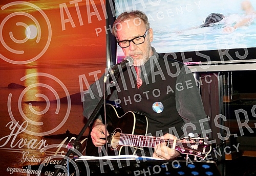 A celebration of 150 organized tourism on the island of Hvar was held at the Book Club.Proslava povodom 150 organizovanog turizma na ostrvu Hvar odrzano u Klubu knjizevnika.