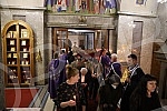 Worship during the Passion Week in the Cathedral Church of St. Archangel Michael on Good Friday - morning with the singing of articles and a procession around the temple.Bogosluzenje tokom Stradalne sedmice u Sabornoj crkvi  Sv. Arhangela Mihaila n