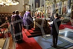 Worship during the Passion Week in the Cathedral Church of St. Archangel Michael on Good Friday - morning with the singing of articles and a procession around the temple.Bogosluzenje tokom Stradalne sedmice u Sabornoj crkvi  Sv. Arhangela Mihaila n