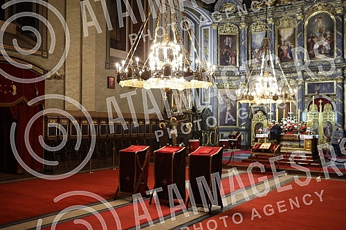 Worship during the Passion Week in the Cathedral Church of St. Archangel Michael on Good Friday - morning with the singing of articles and a procession around the temple.Bogosluzenje tokom Stradalne sedmice u Sabornoj crkvi  Sv. Arhangela Mihaila n