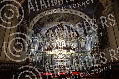 Worship during the Passion Week in the Cathedral Church of St. Archangel Michael on Good Friday - morning with the singing of articles and a procession around the temple.Bogosluzenje tokom Stradalne sedmice u Sabornoj crkvi  Sv. Arhangela Mihaila n