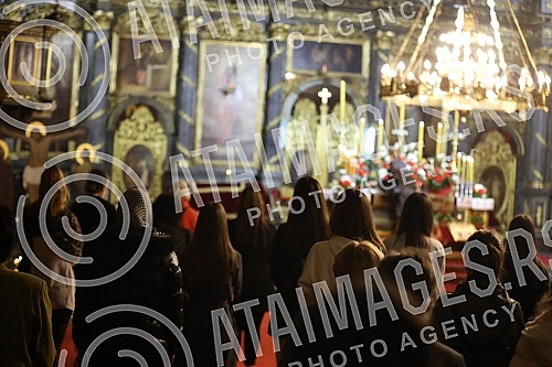Worship during the Passion Week in the Cathedral Church of St. Archangel Michael on Good Friday - morning with the singing of articles and a procession around the temple.Bogosluzenje tokom Stradalne sedmice u Sabornoj crkvi  Sv. Arhangela Mihaila n