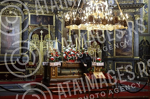 Worship during the Passion Week in the Cathedral Church of St. Archangel Michael on Good Friday - morning with the singing of articles and a procession around the temple.Bogosluzenje tokom Stradalne sedmice u Sabornoj crkvi  Sv. Arhangela Mihaila n