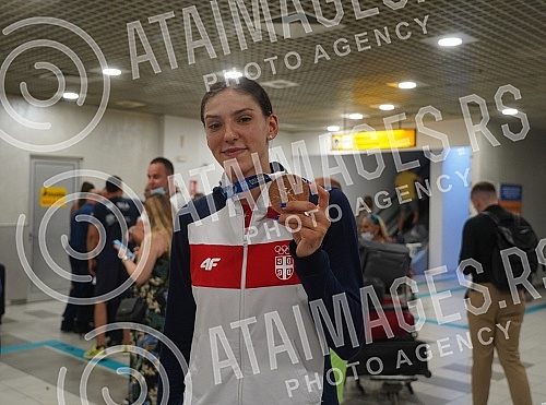 The women's volleyball national team of Serbia, which won a bronze medal at the Games in Tokyo, arrived in Belgrade, and on that occasion a press conference was held at the Nikola Tesla Airport.Zenska odbojkaska reprezentacija Srbije, koja je na Ig