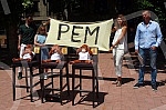 The Kreni-promeni movement and the Association for the Protection of Constitutionality and Legality organized a performance and a press conference in front of REM on the occasion of petitions to take away the frequency from Happy and Pink televisions