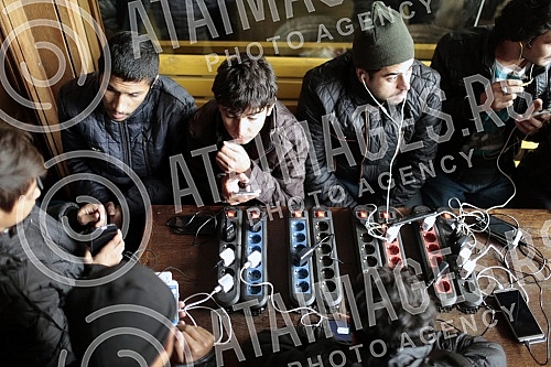 Refugees camp Adasevci near border with Croatia.Izbeglice u kampu Adasevci, na granici sa Hrvatskom.