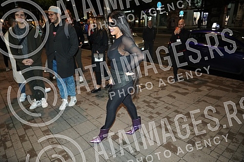 The latest iPhone 14 Pro and iPhone 14 Pro Max phone models have arrived in Serbia, and on this occasion, a special event was organized in the iSTYLE store at midnight, where Seka Aleksic was a guest.Najnoviji iPhone 14 Pro i iPhone 14 Pro Max mode