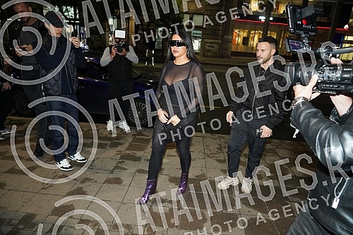 The latest iPhone 14 Pro and iPhone 14 Pro Max phone models have arrived in Serbia, and on this occasion, a special event was organized in the iSTYLE store at midnight, where Seka Aleksic was a guest.Najnoviji iPhone 14 Pro i iPhone 14 Pro Max mode