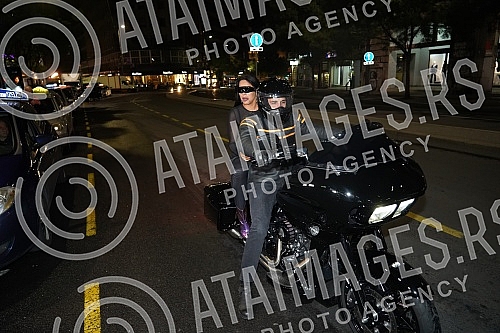 The latest iPhone 14 Pro and iPhone 14 Pro Max phone models have arrived in Serbia, and on this occasion, a special event was organized in the iSTYLE store at midnight, where Seka Aleksic was a guest.Najnoviji iPhone 14 Pro i iPhone 14 Pro Max mode