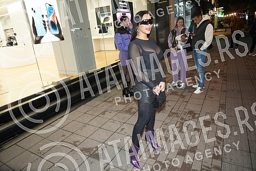 The latest iPhone 14 Pro and iPhone 14 Pro Max phone models have arrived in Serbia, and on this occasion, a special event was organized in the iSTYLE store at midnight, where Seka Aleksic was a guest.Najnoviji iPhone 14 Pro i iPhone 14 Pro Max mode