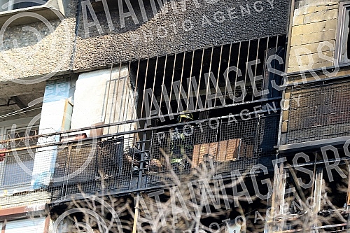 In a fire early this morning, six people were killed and six injured in a tapeworm in Milutin Milankovic Boulevard in New Belgrade, the Interior Ministry said.U pozaru rano jutros u soliteru u Bulevaru Milutina Milankovica u Novom Beogradu, smrtno j