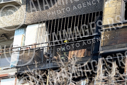 In a fire early this morning, six people were killed and six injured in a tapeworm in Milutin Milankovic Boulevard in New Belgrade, the Interior Ministry said.U pozaru rano jutros u soliteru u Bulevaru Milutina Milankovica u Novom Beogradu, smrtno j