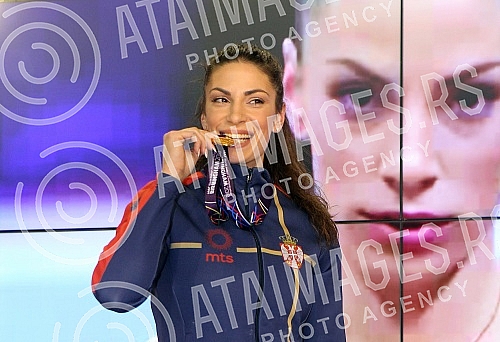 Ivana Spanovic, the winner of the gold medal at the WC indoor in the Birmingham.Docek Ivane Spanovic po osvajanju zlatn medalje na SP u dvorani u Birmigemu.