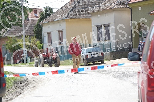Pensioner Bozidar D. (77) at the morning in a village near Golubac - Baric killed three and then in the yard of the church committed suicide.
