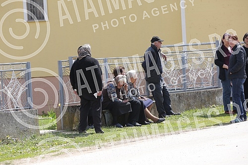 Pensioner Bozidar D. (77) at the morning in a village near Golubac - Baric killed three and then in the yard of the church committed suicide.