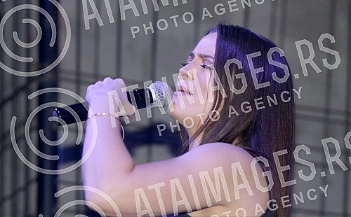 Performance of Milica Pavlovic held in night club Gotik.Nastup Milice Pavlovic u nocnom klubu Gotik.