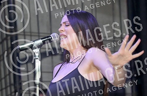 Performance of Milica Pavlovic held in night club Gotik.Nastup Milice Pavlovic u nocnom klubu Gotik.
