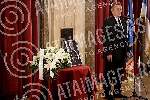 Commemoration on the occasion of the death of one of the greatest Serbian and Yugoslav singers of popular music, Djordje Marjanovic, was held in the Ceremonial Hall of the Belgrade City Assembly.Komemoracija povodom smrti jednog od najvecih srpskih