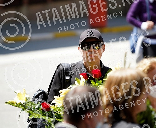 One of the greatest Serbian and Yugoslav singers of popular music, Djordje Marjanovic, was buried in the Alley of Merited Citizens at the New Cemetery.Jedan od najvecih srpskih i jugoslovenskih pevaca zabavne muzike Djordja Marjanovica sahranjen je