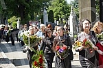 One of the greatest Serbian and Yugoslav singers of popular music, Djordje Marjanovic, was buried in the Alley of Merited Citizens at the New Cemetery.Jedan od najvecih srpskih i jugoslovenskih pevaca zabavne muzike Djordja Marjanovica sahranjen je