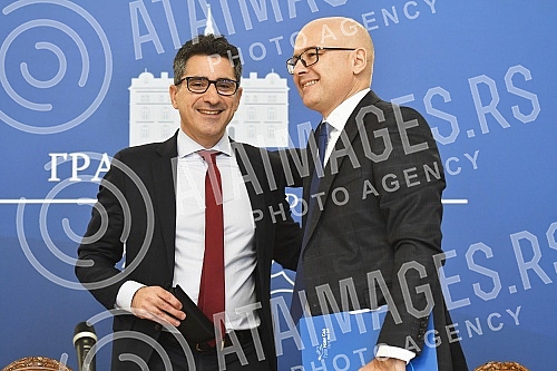 The Mayor of Novi Sad Milos Vucevic and the Regional Director of the European Bank for Reconstruction and Development Matteo Colangelii signed a Loan Agreement in order to implement the Project for the procurement of up to ten low-floor electric buse