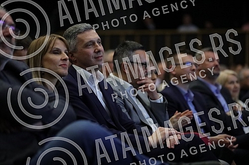 The central convention of the Dveri-POKS Patriotic Bloc was held in Kombank Hall.U Kombank dvorani odrzana je centralna konvencija Patriotskog bloka Dveri-POKS.