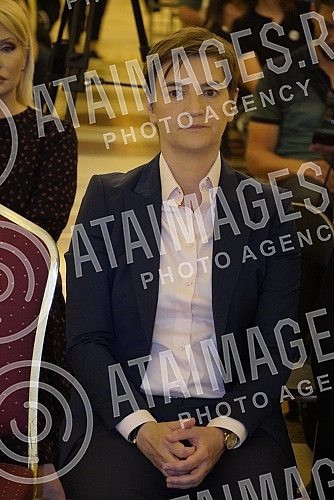 In the Crypt of the Church of St. Sava, the Dajana Paunovic Foundation awarded the Golden Order of St. Mother Anastasia to mothers with three or more children, who come from Central Serbia and Kosovo and Metohija.U Kripti Hrama Svetog Save majkama 