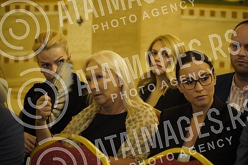 In the Crypt of the Church of St. Sava, the Dajana Paunovic Foundation awarded the Golden Order of St. Mother Anastasia to mothers with three or more children, who come from Central Serbia and Kosovo and Metohija.U Kripti Hrama Svetog Save majkama 