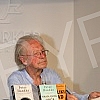 Nobel Laureate Peter Handke, who during a short visit to Belgrade, socialized with readers in the Delfi SKC bookstore and signed his books.Nobelovac Peter Handke, koji je u kratkoj poseti Beogradu druzio se sa citaocima u knjizari Delfi SKC i potpi