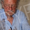Nobel Laureate Peter Handke, who during a short visit to Belgrade, socialized with readers in the Delfi SKC bookstore and signed his books.Nobelovac Peter Handke, koji je u kratkoj poseti Beogradu druzio se sa citaocima u knjizari Delfi SKC i potpi