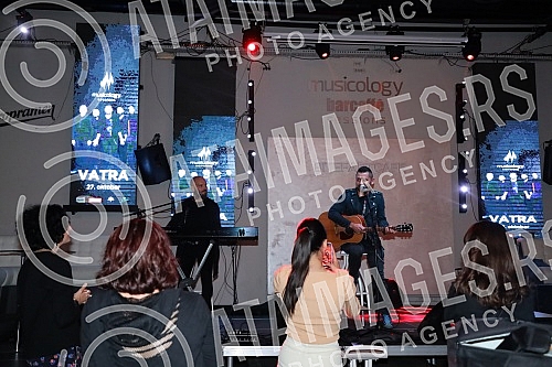 The intimate acoustic concert of the group Vatra was held in BitefArtCafe, and the reason for the same was the new song and upcoming concerts in Belgrade and Novi Sad.Intimni akusticni koncert grupe Vatra odrzan je u BitefArtCafeu,a povod za isti s