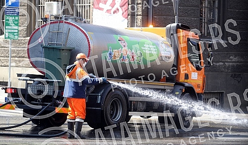 Living in Belgrade during the longest curfew imposed because of a virus corona.Zivot u Beogradu tokom najduzeg policijskog casa koji je uveden zbog korona virusa.