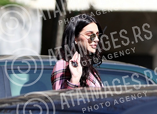 Katarina Lazic comes to the police to give a statement regarding the alleged attack on Sonja Vuksanovic.Katarina Lazic dolazi u policiju da da izjavu povodom navodnog napada Sonje Vuksanovic.