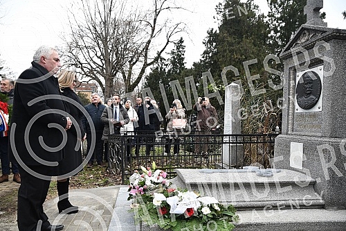 The ceremonial laying of wreaths on the renovated tombstone of Josip Runjanin at the Assumption Cemetery in Novi Sad marked the 200th anniversary of the birth of the composer of the Croatian national anthem as part of the celebration of the First Nat